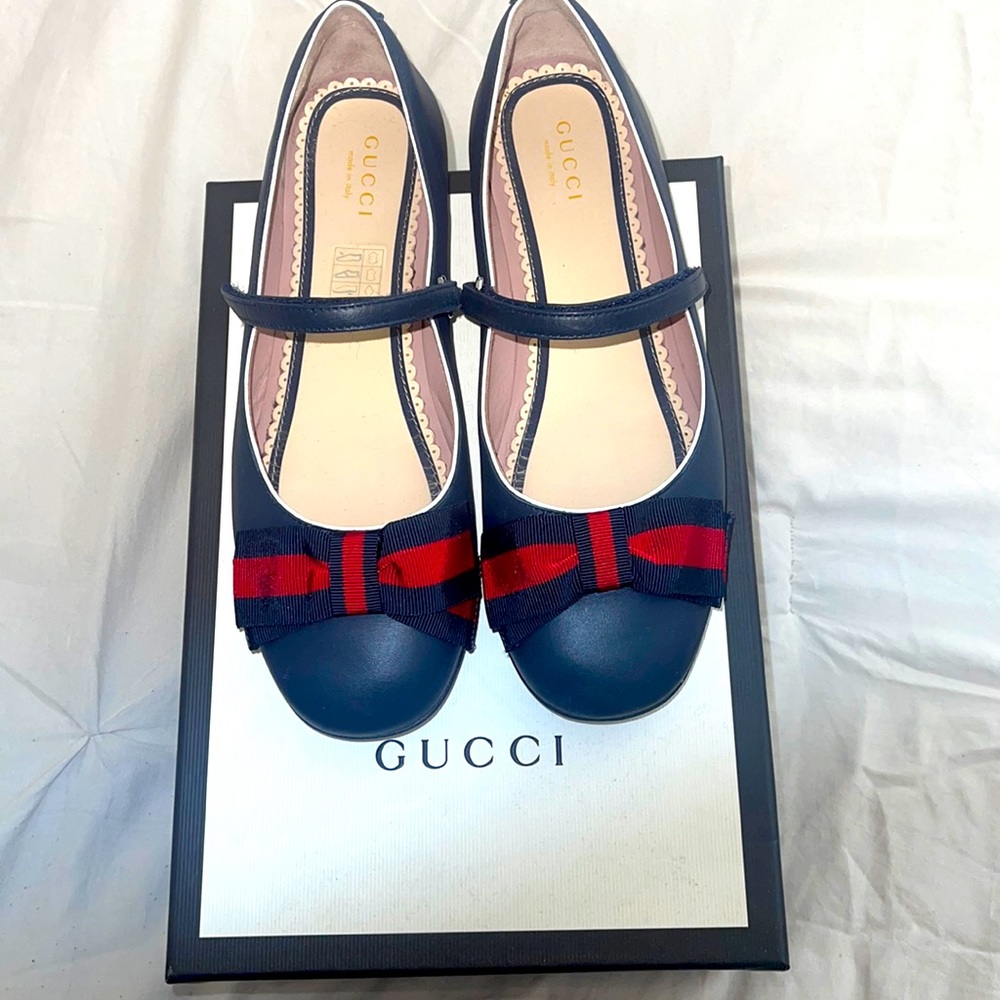 100% authentic Gucci girls shoes in size 35